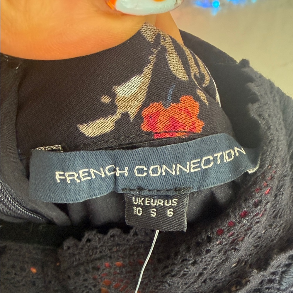 Chic Black Floral Long Sleeve Dress - Picture 2 of 8